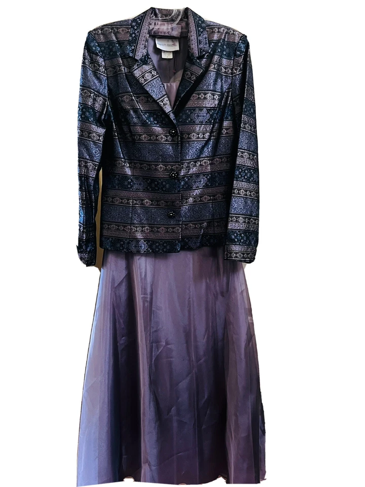 David’s Bridal Púrpura Formal 3 Piezas Talla 8 Chaqueta, Top Halter y Vestido Falda de Gasa Foto 2 de 4