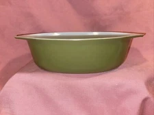 Vintage PYREX 045 2 1/2qt Solid Green Casserole