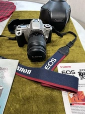 Canon EOS Rebel 2000 Camera 35mm Film Beautiful Condition