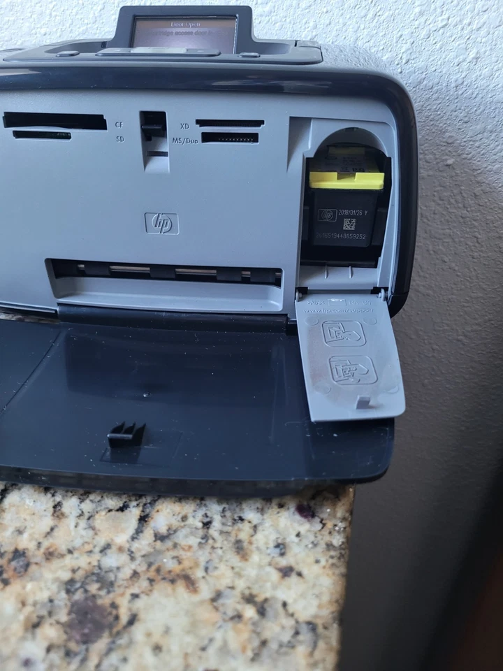 HP Photosmart A526 Q8526A black Compact Inkjet Digital Photo Printer Not Tested - Image 4 of 4