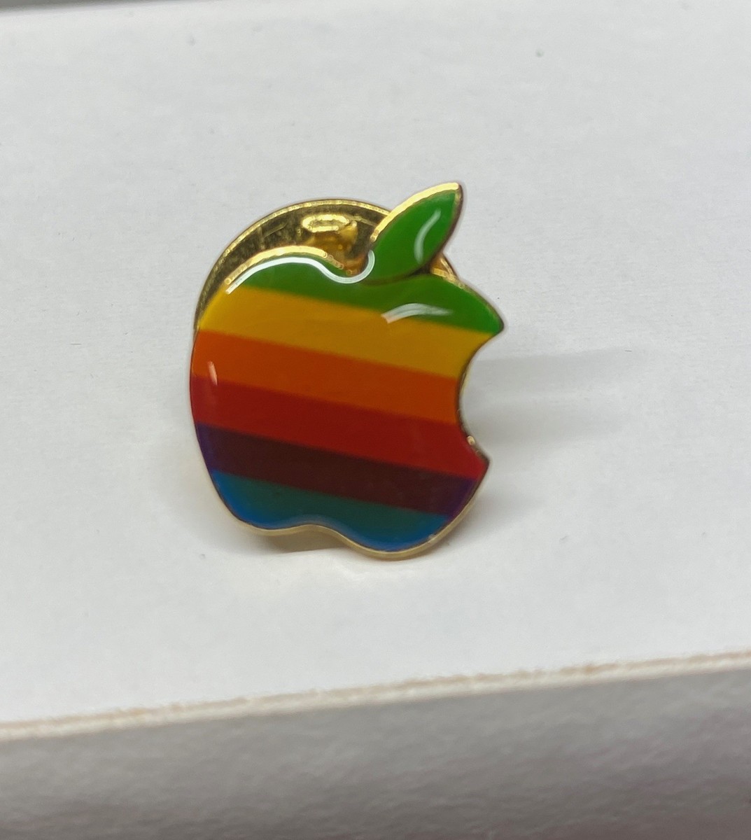 [ビンテージ]1980s Appleピンバッジ他グッズ Vintage Apple Collectable: Apple Color Logo Pin (B) | eBay