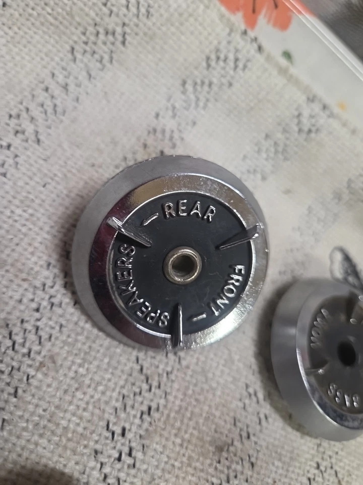 Oldsmobile Jetstar F85 Starfire 98 88 1963 interruptor perillas de radio botones tablero 1964 Foto 4 de 4