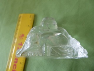 A SEE THROUGH GLASS BUDDHA FIGURINE / ORNAMENT