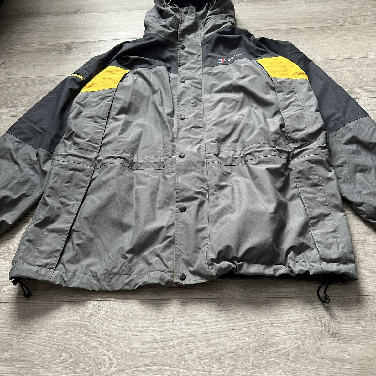 Berghaus Mera Peak Gore Tex Jacket Vintage Mens Size:L | eBay Berghaus Mera Peak Gore Tex Jacket Vintage Mens Size:L | eBay