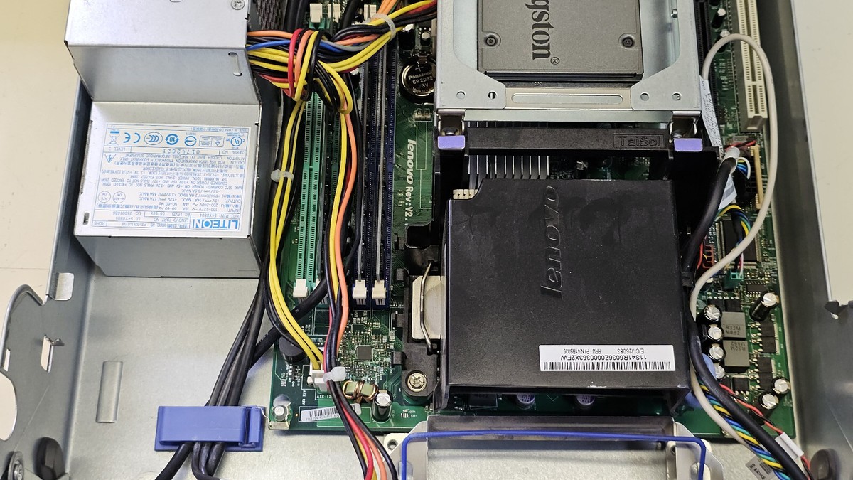 Lenovo ThinkCentre M57 6072-BB5 E6550 + 3GB + 240GB SSD