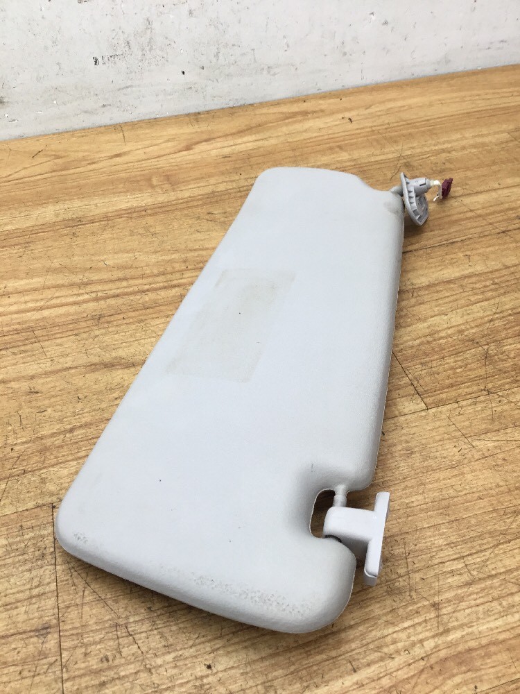 Nice OEM 0106 BMW E46 Sun Visors Vinyl Leather 3 Series 325 325CI SET