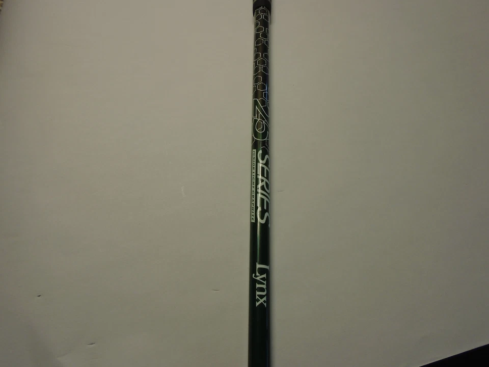NEW LYNX GREEN JUNIOR 7 IRON - 28.5" LONG - APPROX AGE - 5/7 YRS - Image 4 of 4