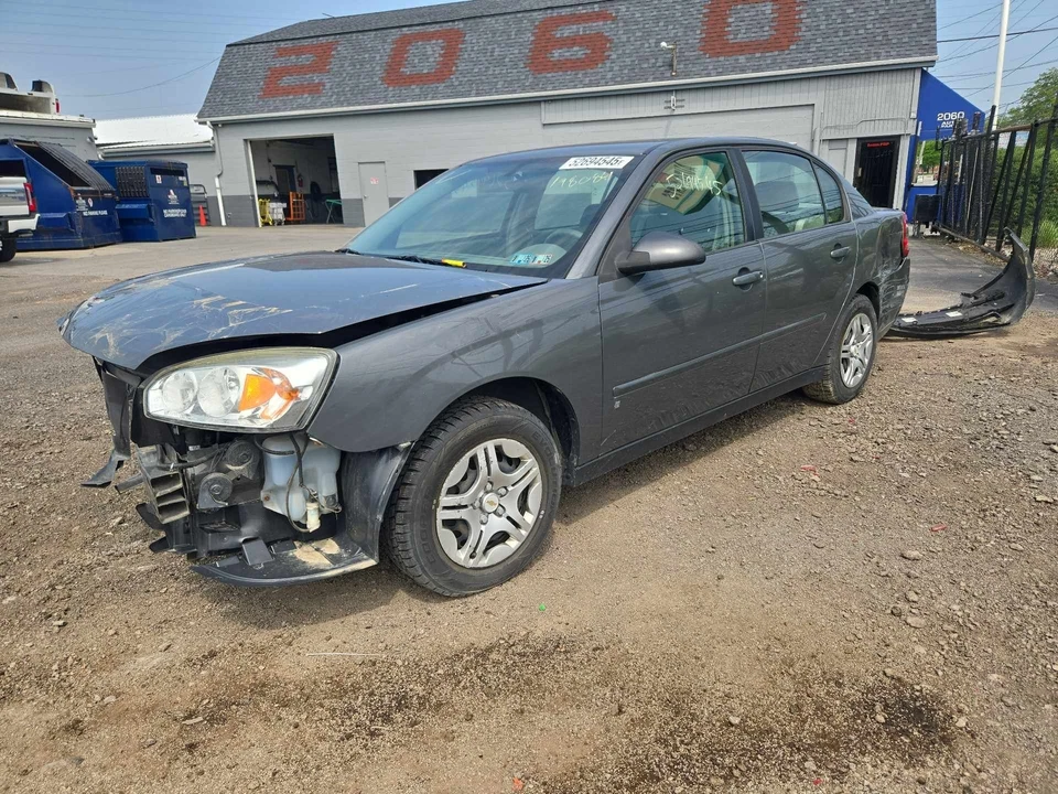 Conjunto de faros izquierdos usados se adapta a: Chevrolet Malibu 2007 emblema de estilo clásico en Foto 2 de 4