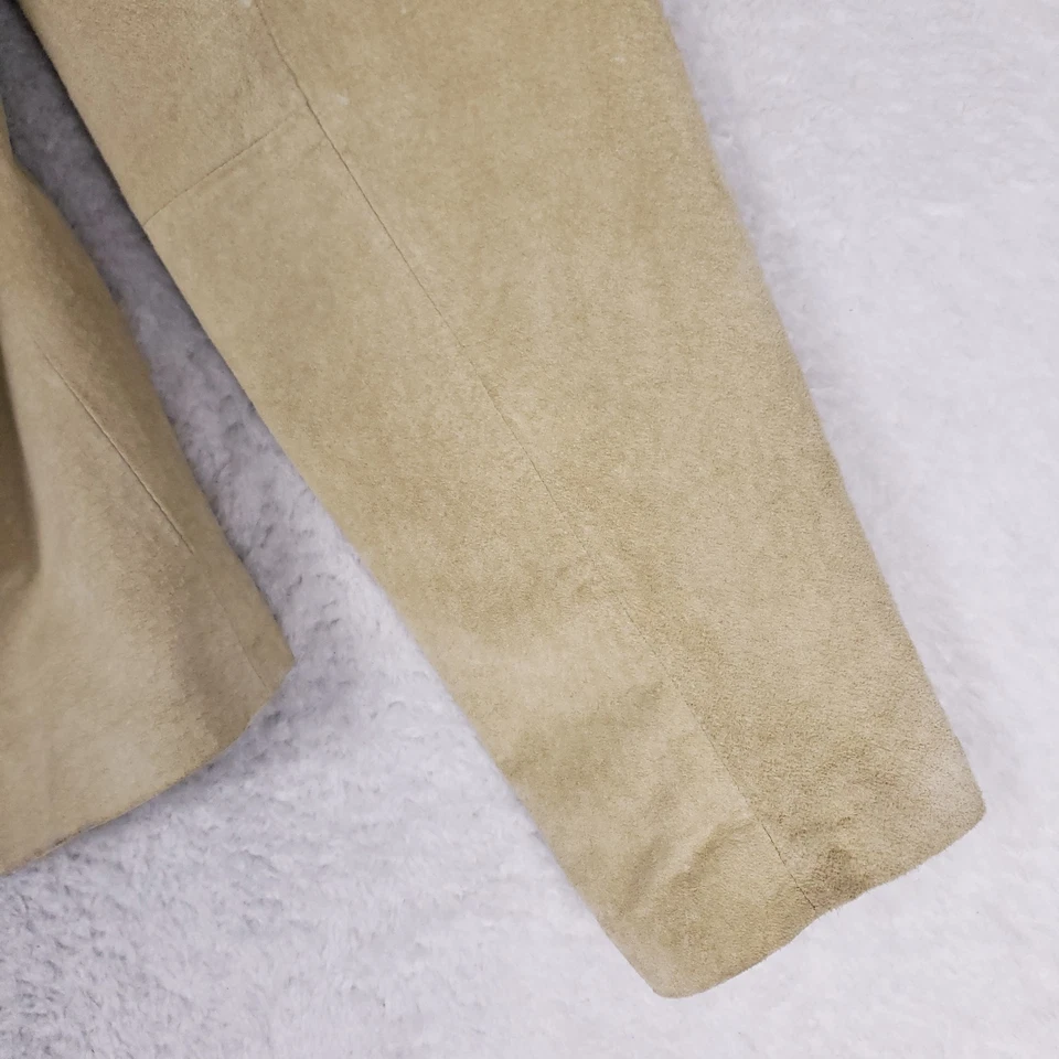 Jaqueta em camurça bege cravejada frente aberta média ocidental boho festival - Imagem 3 de 4