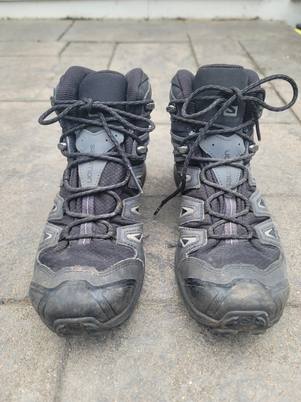 Stivali da trekking uomo SALOMON X Ultra 3 GTX taglia media 8. Nero Grigio. Gore Tex