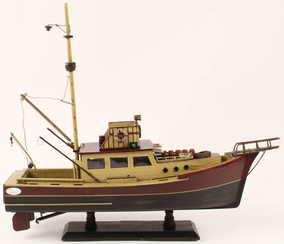 理查德·德雷福斯签名“大白鲨”复制品Orca船模型(JSA COA) — 第 4/4 张图片