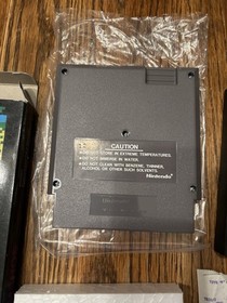 Nintendo Gumshoe Sticker Seal Black Box NES Video Game 5 screw Cartridge RARE