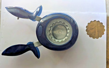 Fiskars Easy Squeeze Punch Large 1 1/2" SEAL OF APPROVAL Scallop Circle