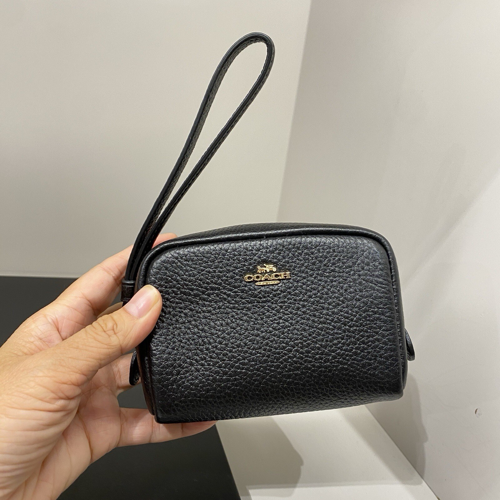 New Coach Pouch Wristlet In Black CW906