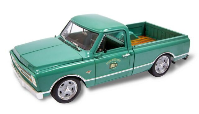 Acme Chevrolet C10 Pickup Truck 1:18 Diecast Vehicle - Green