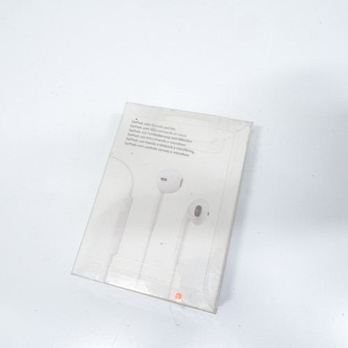Apple MD827LL/A EarPods with Remote and Mic - Standard Packaging - White - Photo 3 sur 3