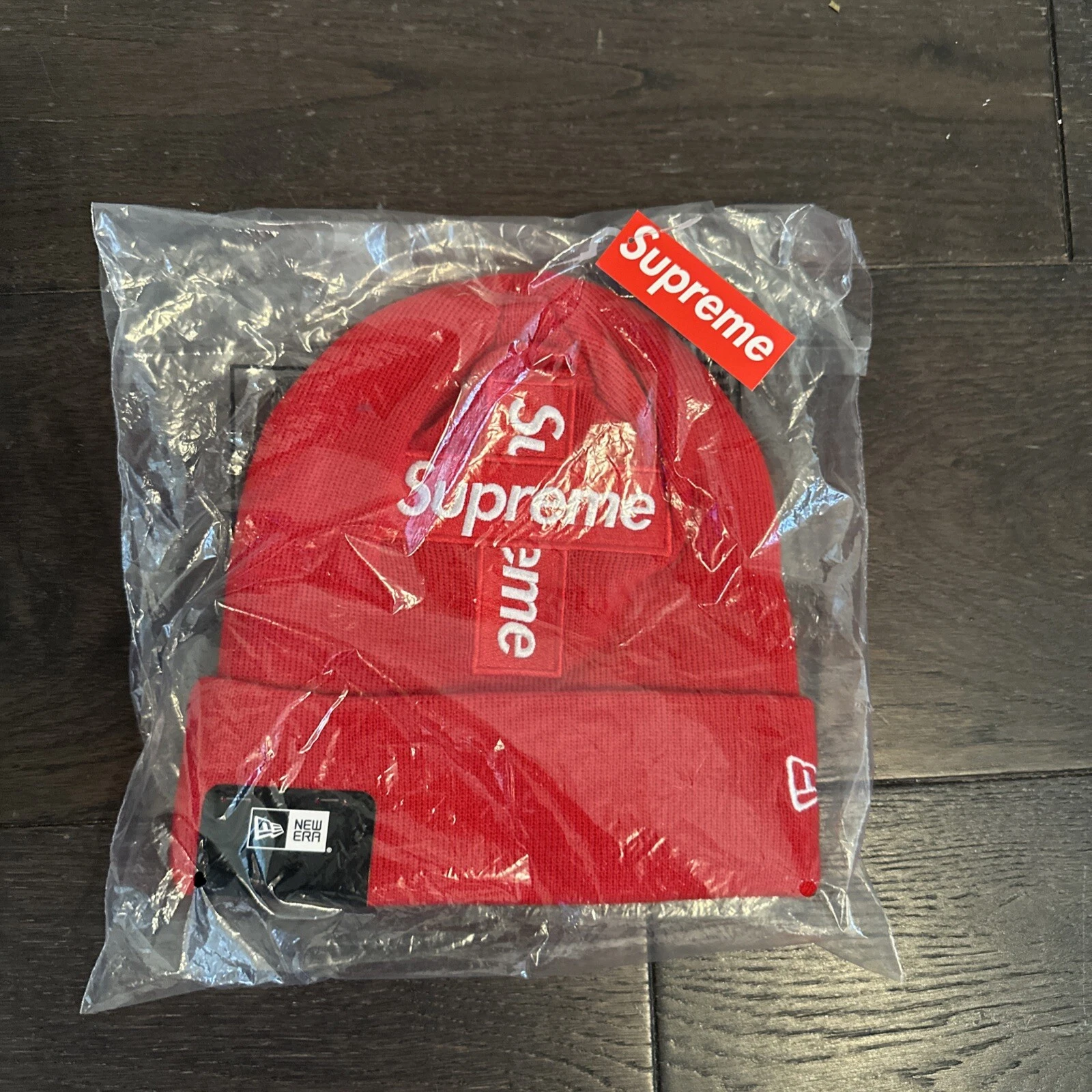 Bonnet Supreme New Era Cross Box Logo   Rouge   Neuf   FW20   Neuf avec étiquette Noël