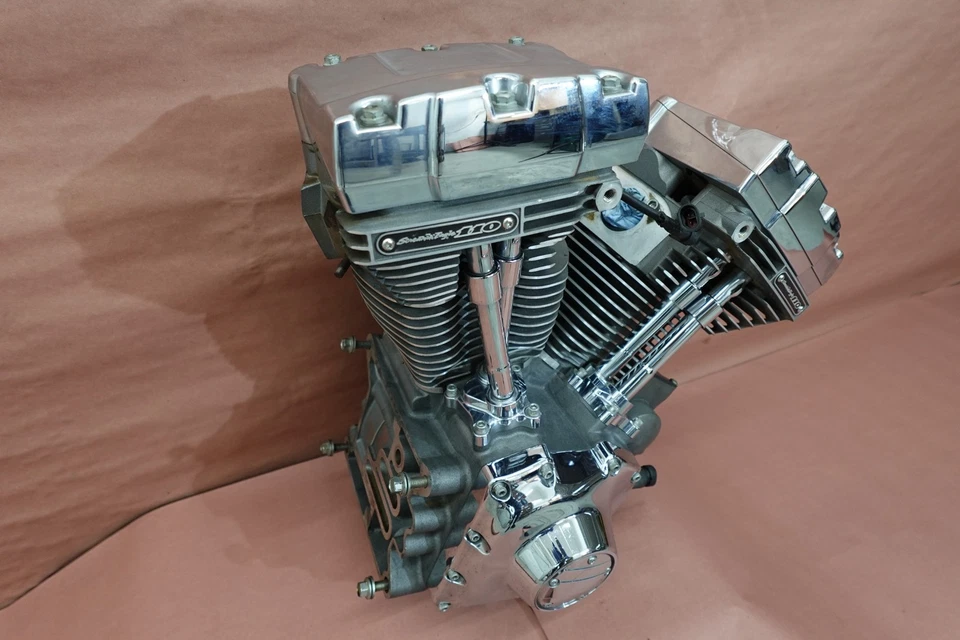 Harley-Davidson CVO 2007-2012 FLHTCUSE7 Ultra Screamin Eagle motor 110CI Foto 2 de 4