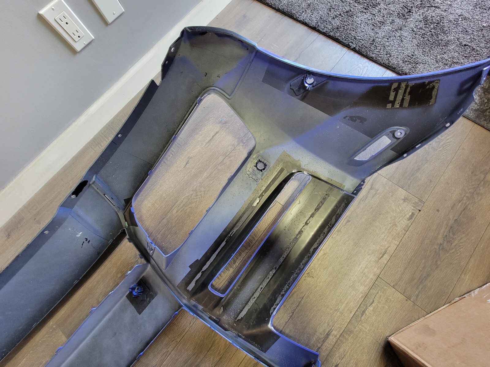 ROLLS ROYCE CULLINAN FRONT BUMPER OEM HAS SMALL DAMAGE 