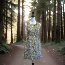 Gap dress Fit and Flare womens size 0, sleeveless animal print knee length