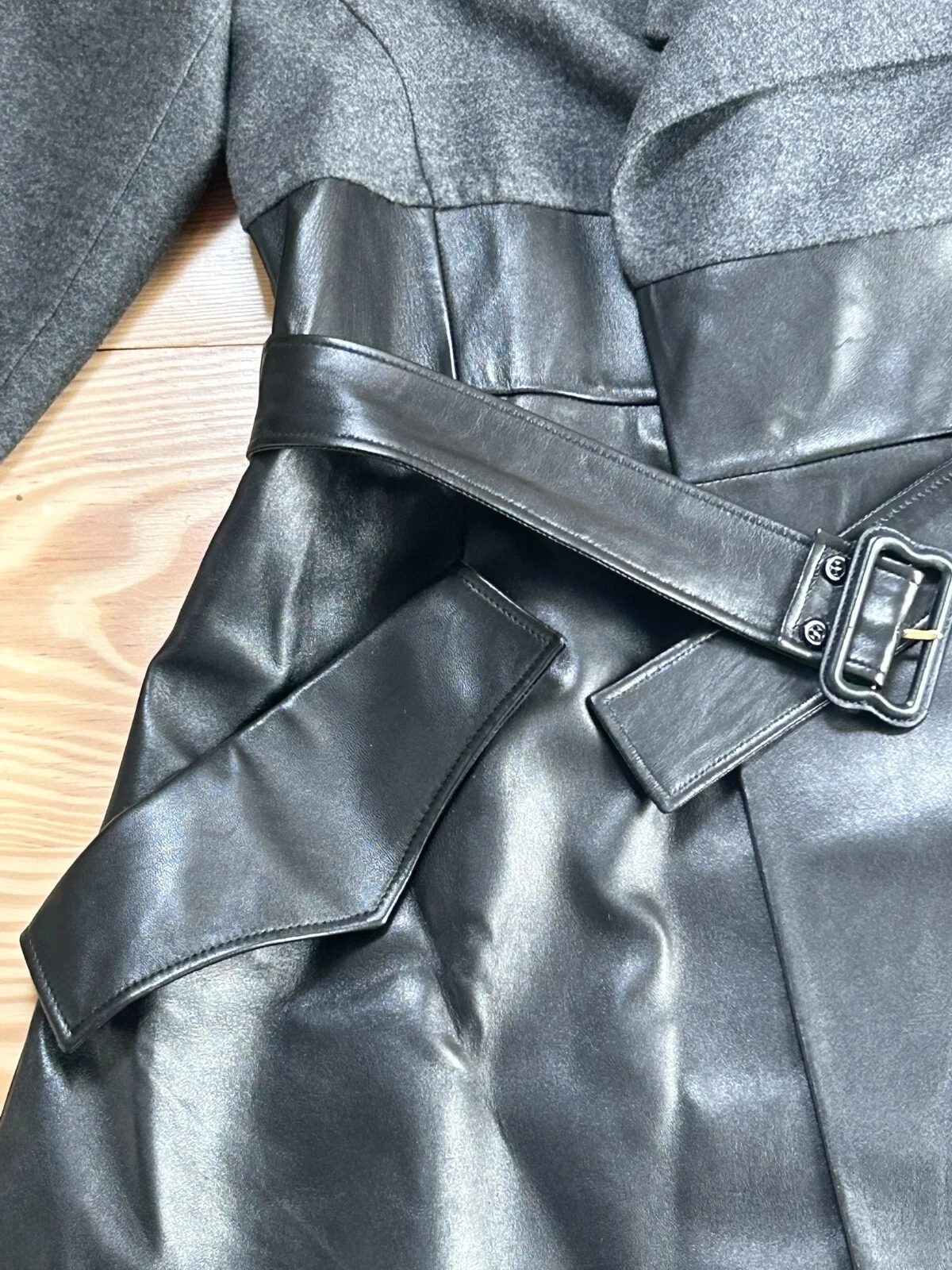 SAINT LAURENT (YSL) YSL Yves Saint Laurent Giacca cappotto cintura aperta in pelle nera e lana vergine 38