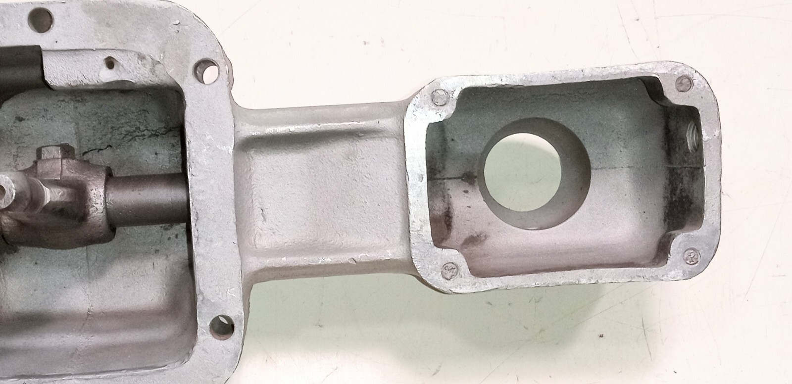 Ferrari 330 GT Engine Transmission Gear Shift Housing_520539_2+2_GENUINE