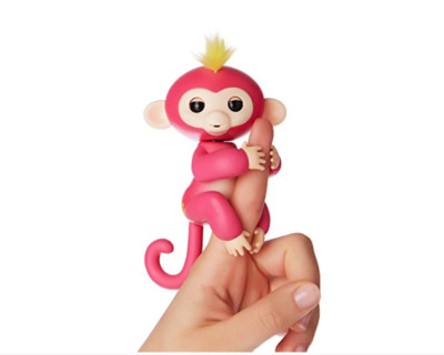  Wowwee Fingerlings Interactive Baby Monkey Bella Pink Toy Plus Bonus Stand NEW