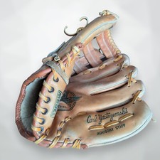 VINTAGE SPAULDING CARL YASTRZEMSKI 42-233 PRO MODEL 11" RH BASEBALL GLOVE, VG