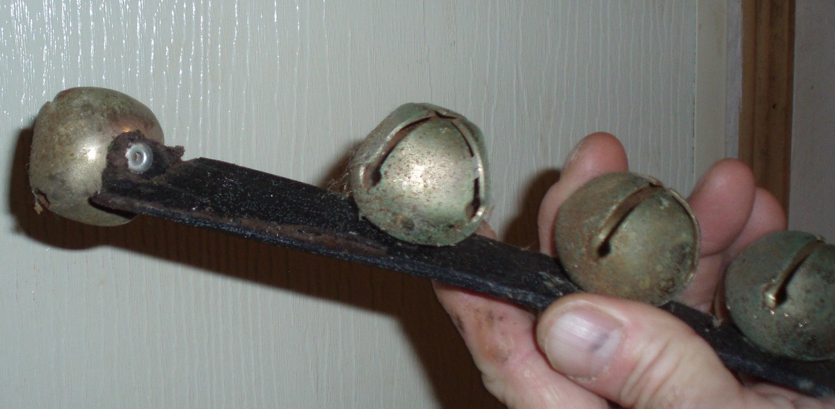 VINTAGE LEATHER BRASS HORSE SLEIGH BELLS CHRISTMAS JINGLE BELLS HOLIDAY DECOR