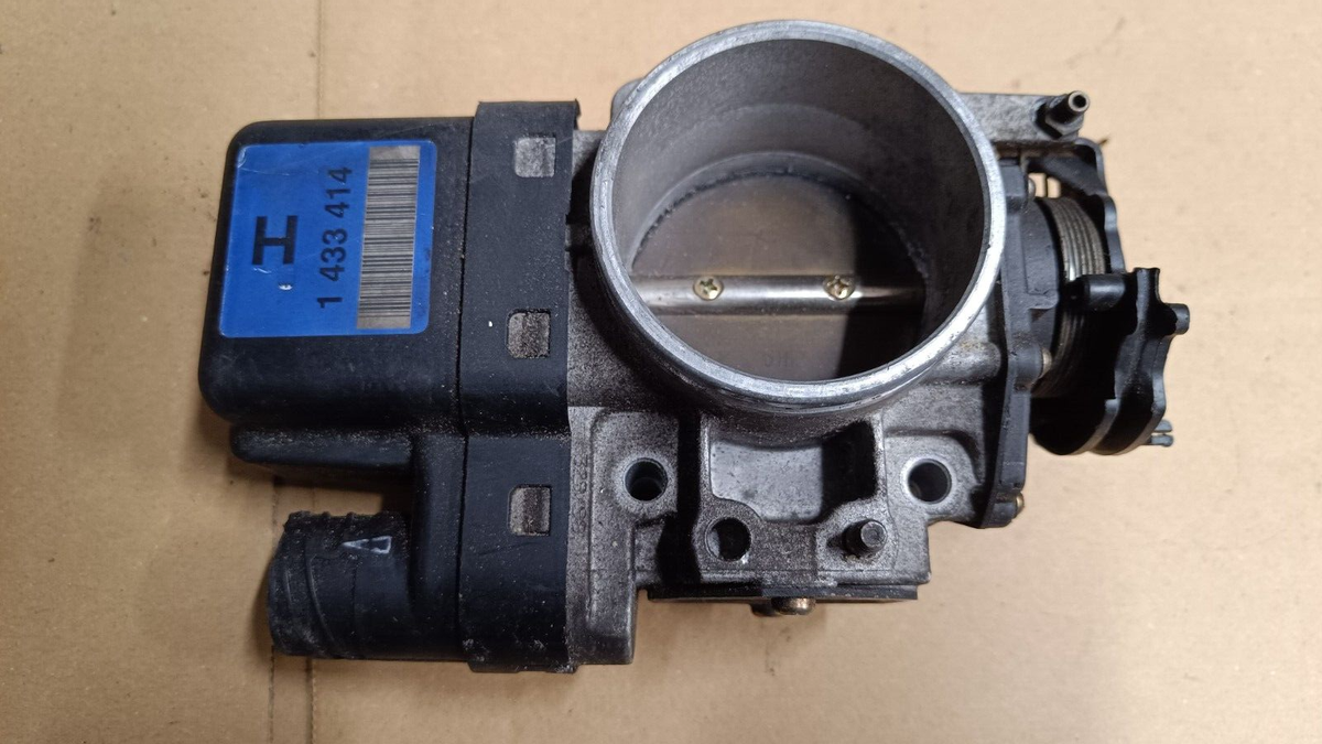 BMW E46 328i 323i 320i Z3 2.8 M52TU ENGINE THROTTLE BODY VALVE