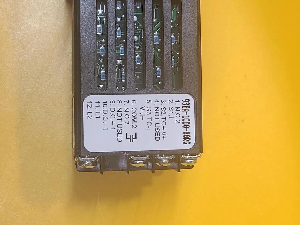 Watlow Digital Temperature Controller 93 Series Model 93BA-1CD0-00RG NEW - Image 3 of 4