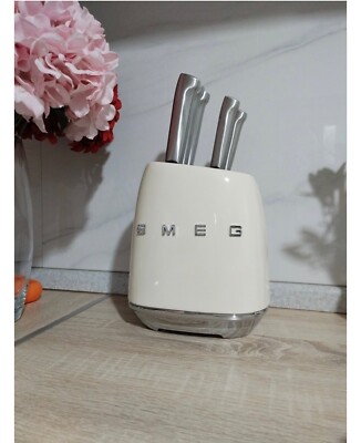Smeg knife setSmeg 7 stainless steel products, knife, block, set of 6 knives and