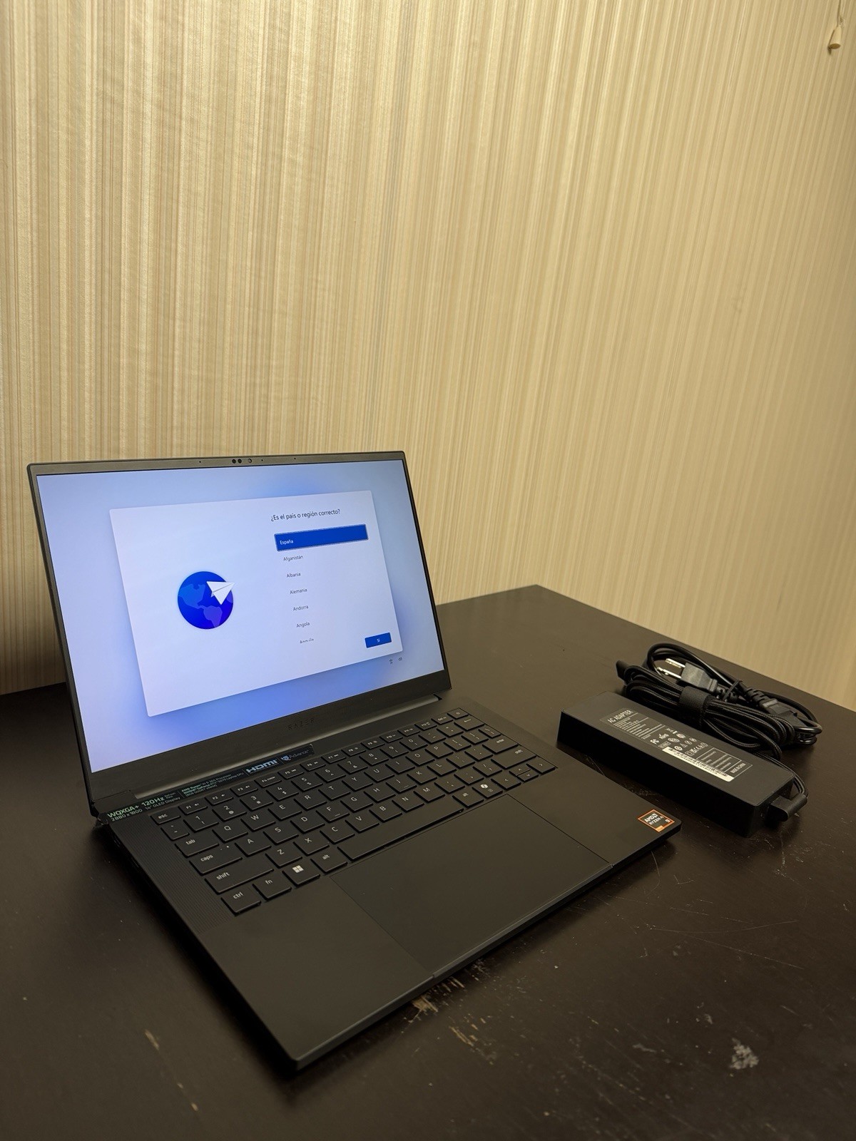 Razer Blade 14 Black 120Hz QHD+ Ryzen AI 9 365 32GB 1TB SSD RTX 5070