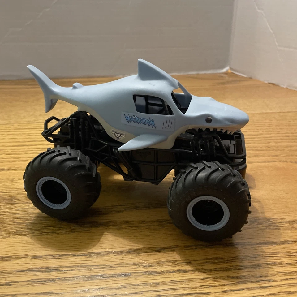 Monster Jam Official Megalodon Remote Control Truck, 1:24 Scale - No Remote - Image 4 of 4