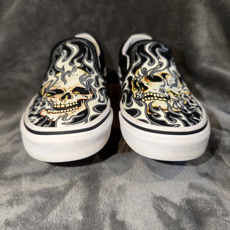 VANS Off The Wall Slip-On Canvas Flame & Skull Shoes Mens Sz 5 WMNS 6.5 EUC Rare