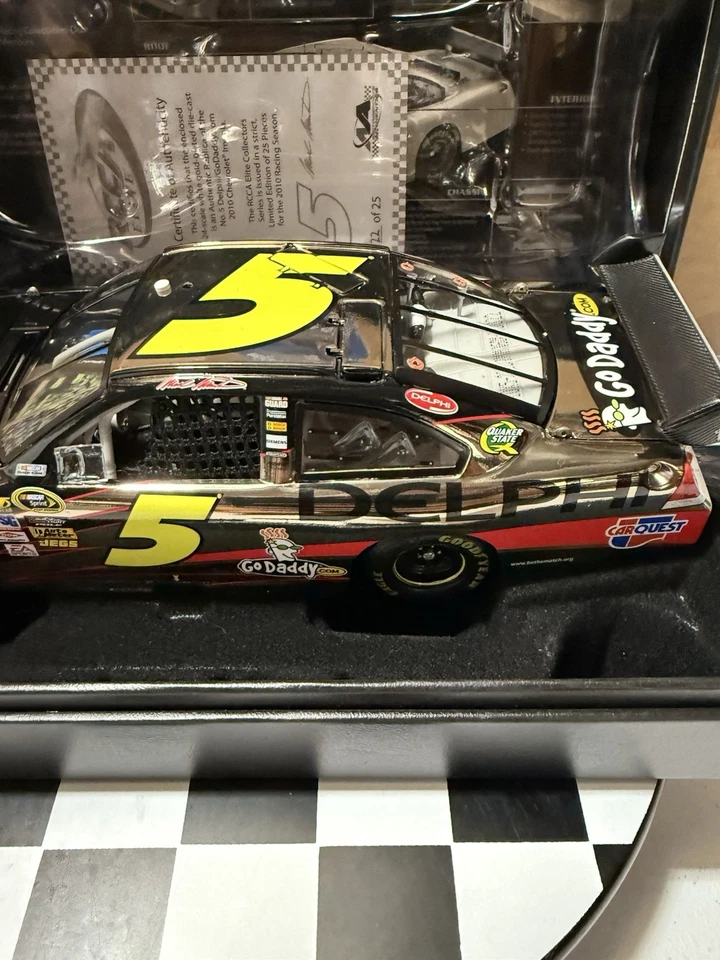 RARE* Mark Martin WHITE GOLD FINISH ELITE #5 DELPHI 2010 1/24 Nascar Diecast - Image 4 of 4