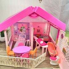Barbie 1992 Fold N Fun House rosa con biancheria da letto