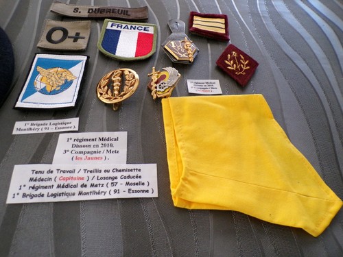 ENSEMBLE MILITAIRE BERET + INSIGNES MEDECIN CAPITAINE 1 ° REGIMENT MEDICAL METZ - Picture 4 of 4