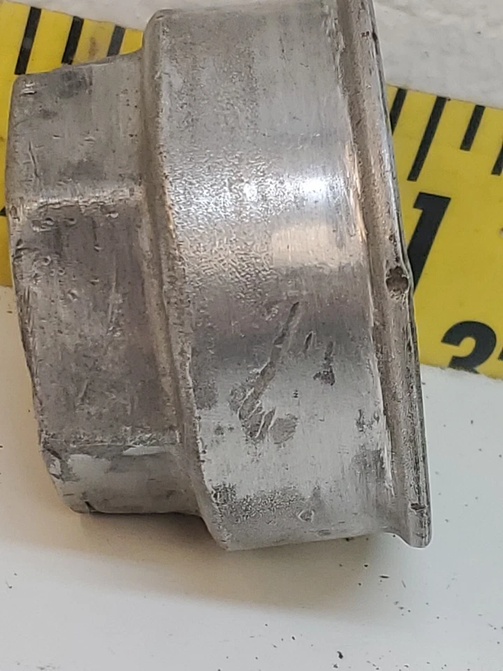 Tapa de grasa central de cubo cubierta antipolvo roscada de la era de latón Essex de la década de 1920 (896) C Foto 4 de 4