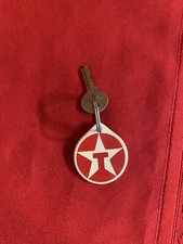 Vintage TEXACO STAR MEMBER Keychain Key ring Gas Advertising With Key