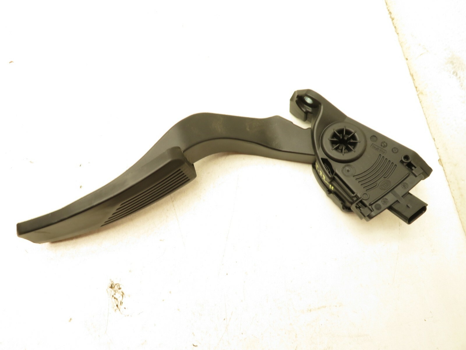 2014-2017 MASERATI GHIBLI 3.0L FUEL ACCELERATOR THROTTLE GAS PEDAL SENSOR OEM