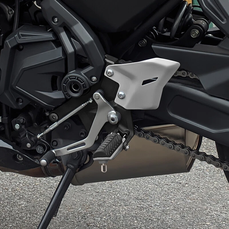 Soporte reposapiés de conductor apto para Kawasaki Z650 Ninja 650 2017-2024 2023 Foto 4 de 4