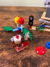 LEGO SpongeBob SquarePants: Bikini Bottom Undersea Party (3818) Parts Lot