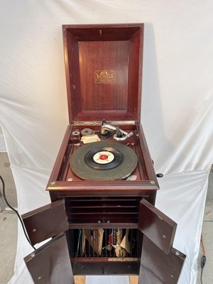 ANTIQUE VICTOR VICTROLA RECORD PLAYER