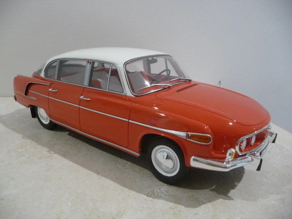 BOS 1/18 TATRA 603. NUEVO, COMO NUEVO EN CAJA. Foto 3 de 4