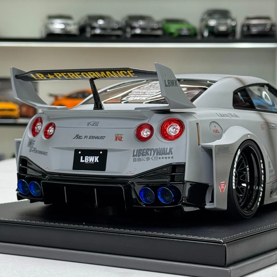 IVY 1:12 Nissan 35GT-RR Resin Car Model - Image 2 of 4