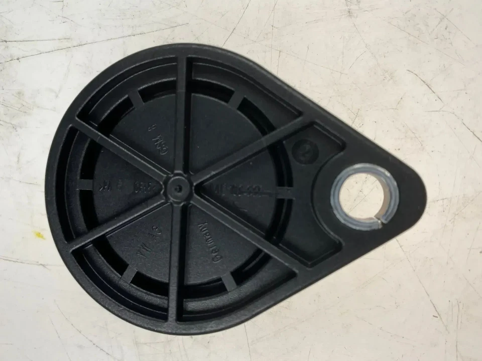 Original VW cap, camshaft 04C103335 for AUDI SEAT SKODA VW - Image 4 of 4