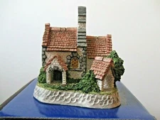 David Winter - Sunday School - In excellent condition, in original box. Last one