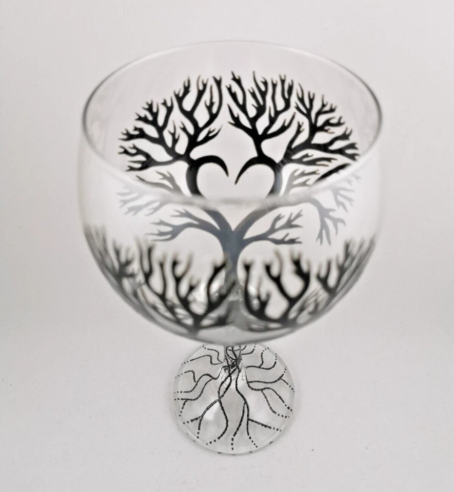 Dancing Shadowz Hand-painted, Unique Gin or Cocktail Glass, Tree of Love, Heart - Image 3 of 4