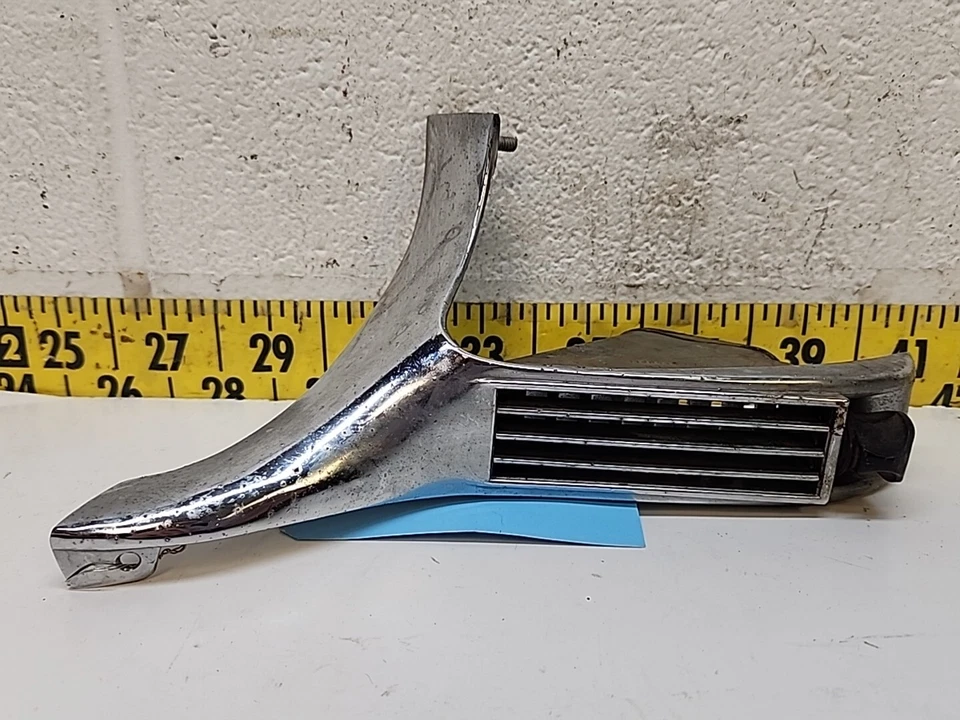 Conjunto de aberturas de ar GM LH/RH painel 1169573/1169572 1956 Buick Super/Roadmaster (SVM168) - Imagem 2 de 4